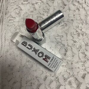 Buxom full force, pumping lipstick in a beautiful, smooth color